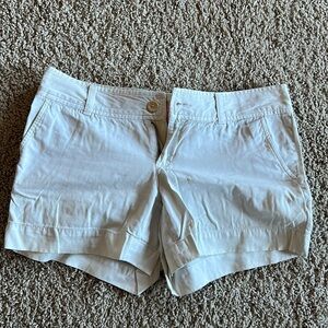 White Lilly pulitzer shorts